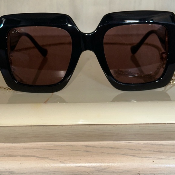 Gucci Accessories - Gucci Black and Brown Square Sunglasses